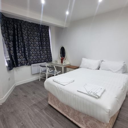 Brand New Studios In London Borough of Harrow Exterior foto