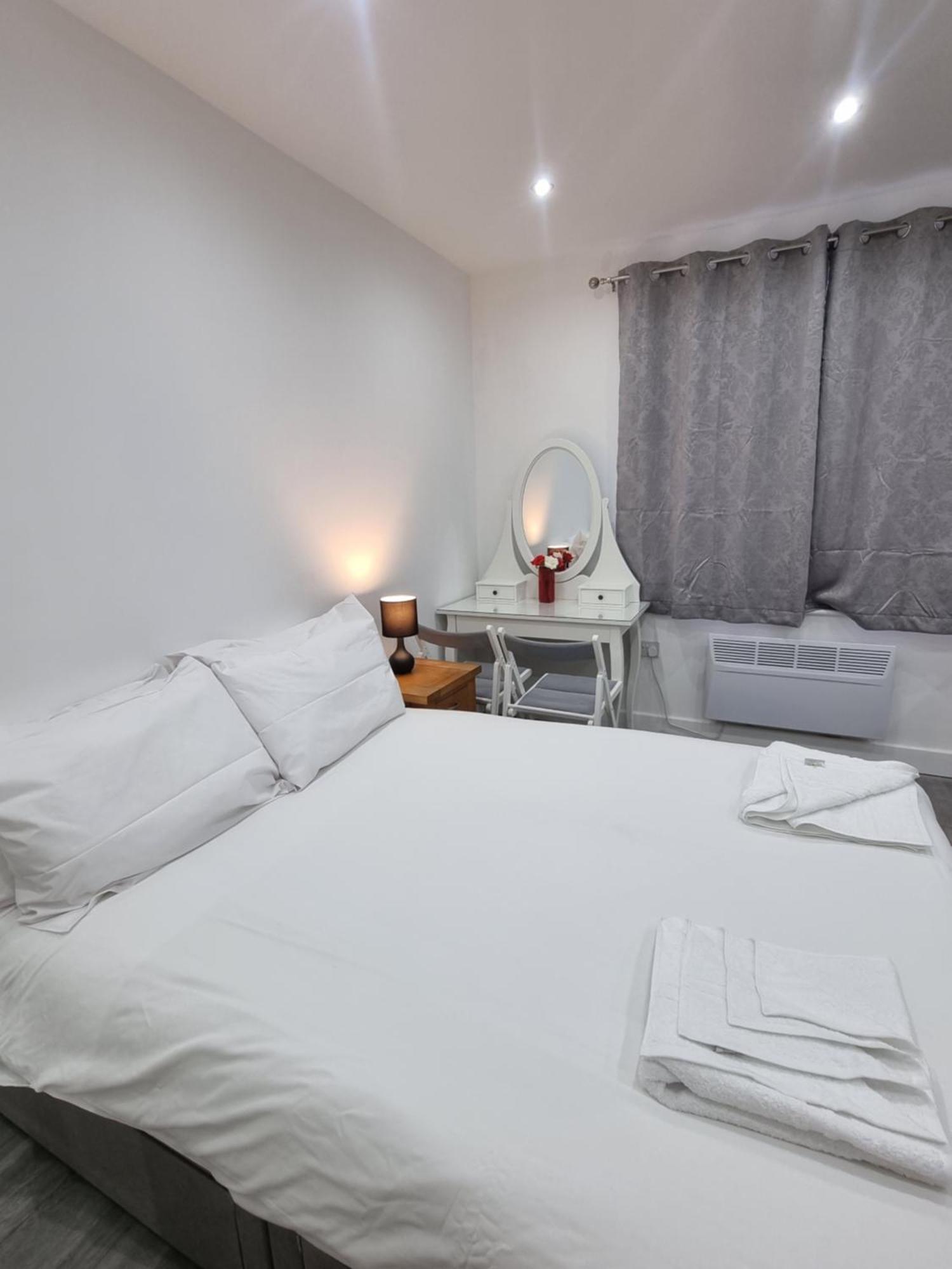 Brand New Studios In London Borough of Harrow Exterior foto