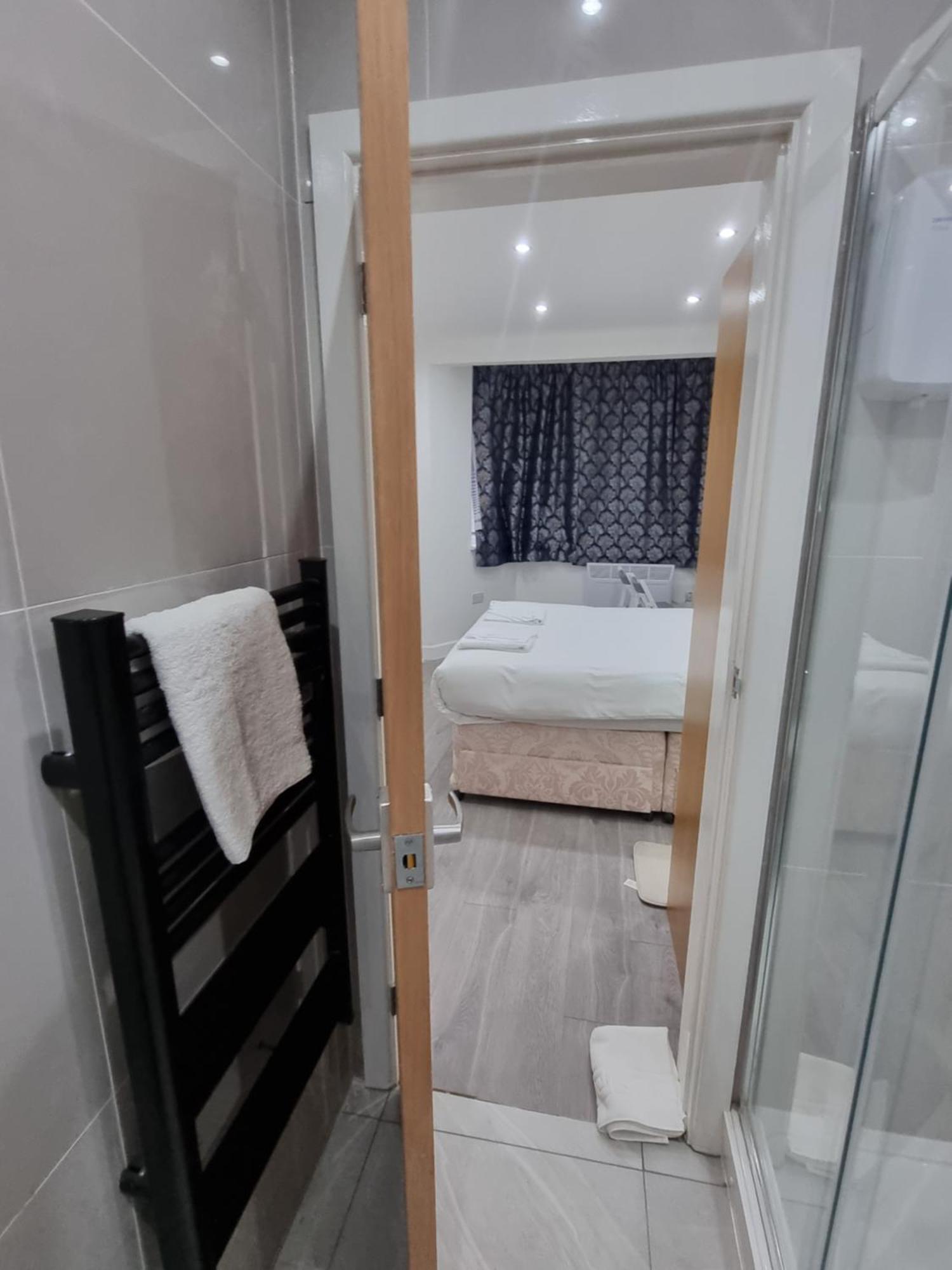 Brand New Studios In London Borough of Harrow Exterior foto