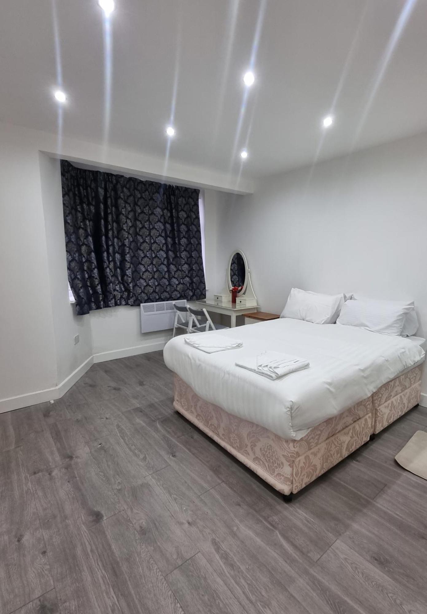 Brand New Studios In London Borough of Harrow Exterior foto